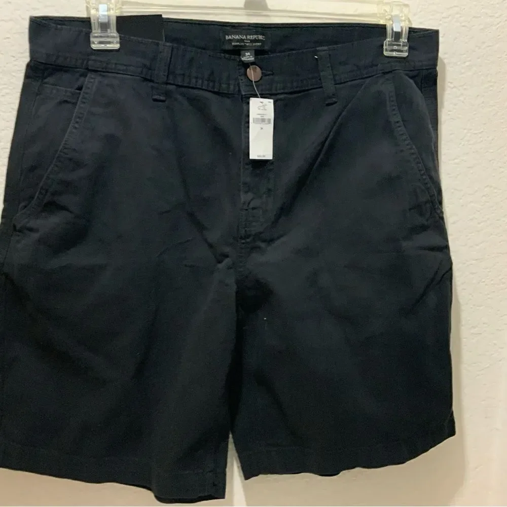 Banana Republic  Men 8-5 Inch  inseam Twill Short black